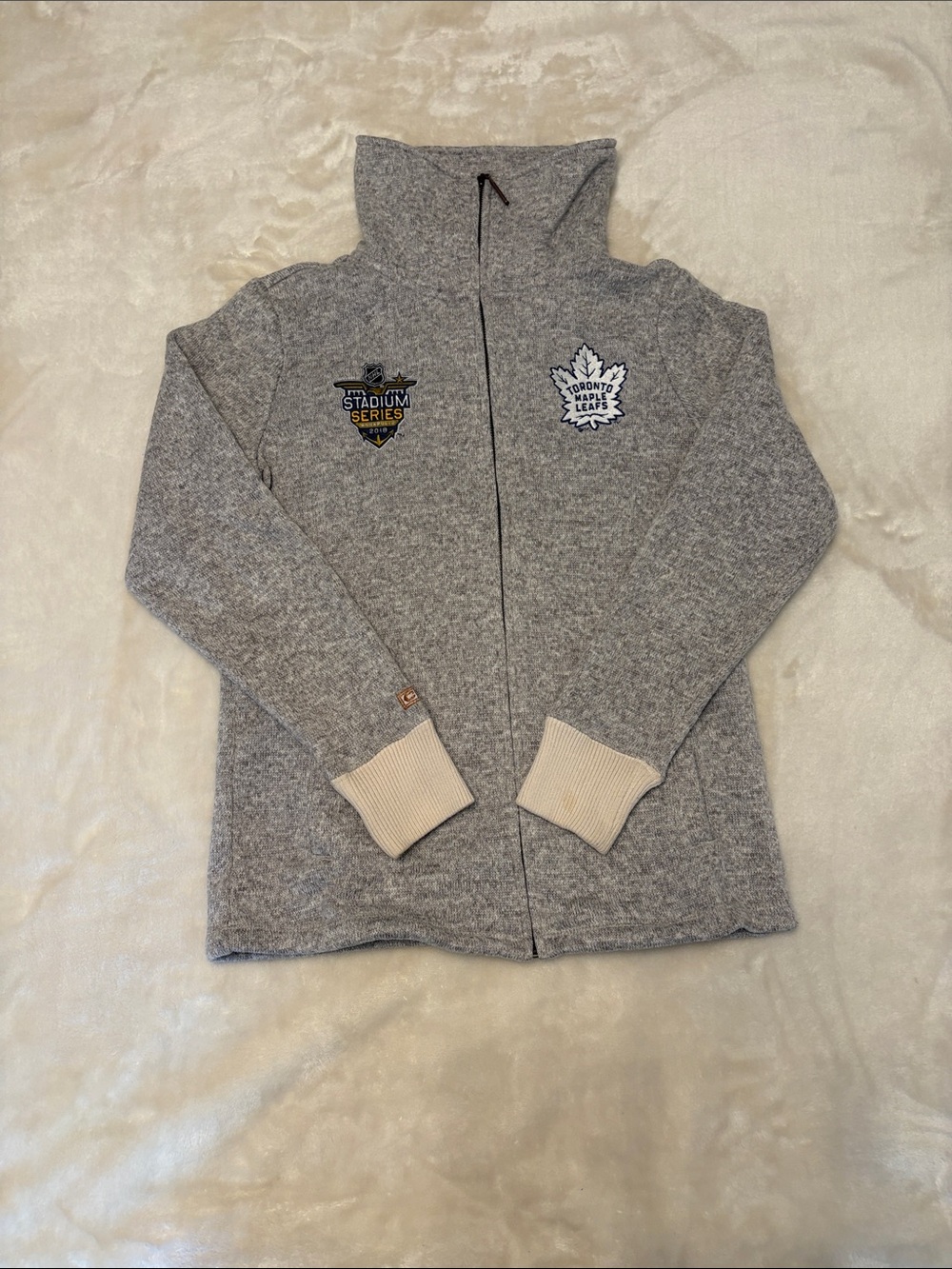 Toronto Maple Leafs Womenโs Zip-Up Sweater